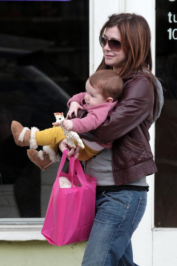 **EXCLUSIVE** Alyson Hannigan, "How I Met Your Mother" star, takes her adorable daughter Satyana with her to a knitting store