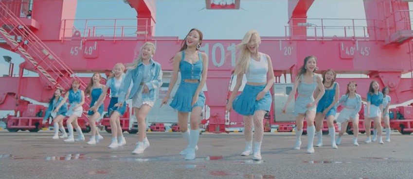 LOONA Gives Incredible 1st Performance Of ‘Butterfly’