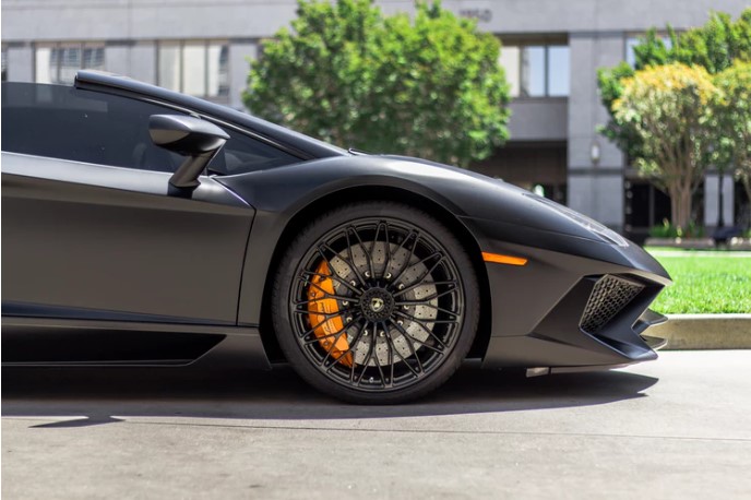 Kylie Jenner Gives Travis Scott $280K Lamborghini For His 28th Birthday