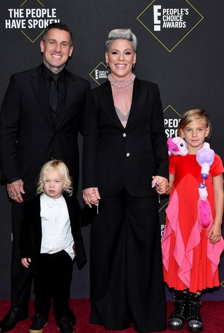 Pink and Her Adorable Family Light Up the 2019 People’s Choice Awards