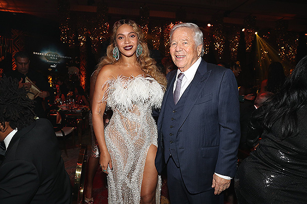 Beyonce Stuns In Sexy Sheer Dress &Looks More Glam Than Ever At Jay-Z’sGala