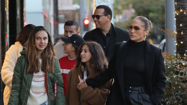 Jennifer Lopez & Alex Rodriguez EndureBlack Friday On Shopping Trip With TheKids