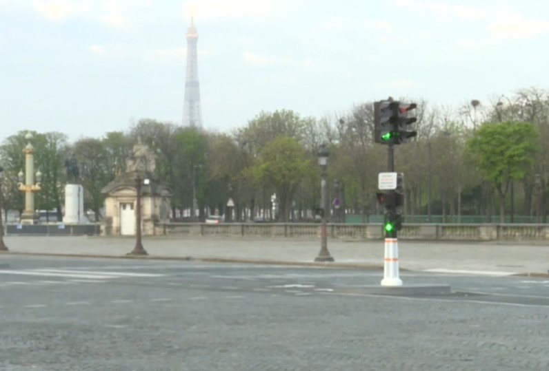 Coronavirus A walk through a deserted Paris