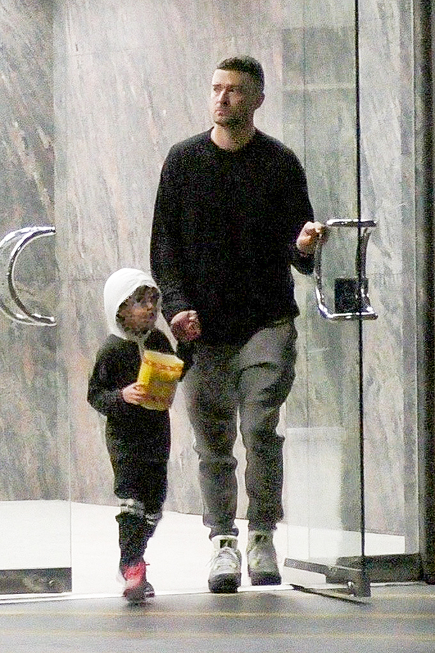 justin-timberlake-movie-night-with-son-no-ring-backgrid-embed